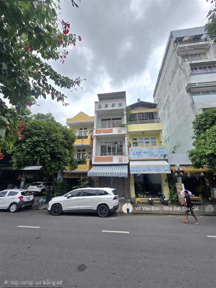 Cho thuê nhà nguyên căn mt lê thúc hoạch, dt 4x20, đúc 2 lầu, st, 4pn