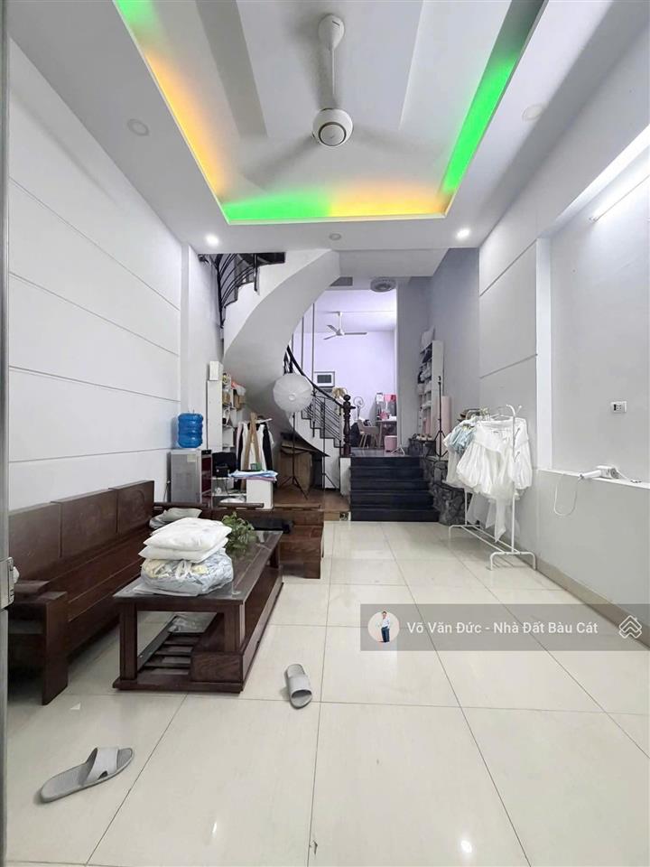 Giảm 500tr bán gấp căn nhà nguyễn hữu tiến.dt 4x14m đúc 1 lầu nhà sạch sẽ đẹp ở ngay.giá rẻ 5.2 tỷ