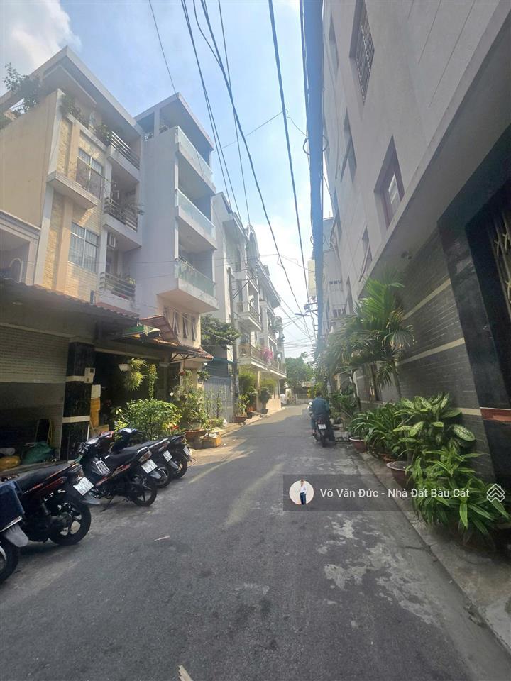 Bán căn nhà nát góc 2 mặt hẻm 8m vườn lài, tân phú. dt 4x11m nở hậu 8m  dtcn 47m2 5.2 tỷ