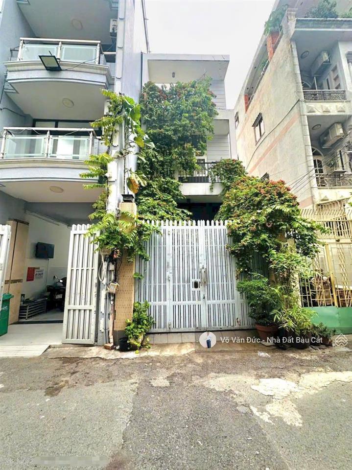 Ngộp bank bán gấp căn nhà 3 lầu mt tự quyết, tân phú. dt 4x21, đúc 3 tấm, nhỉnh 8 tỷ