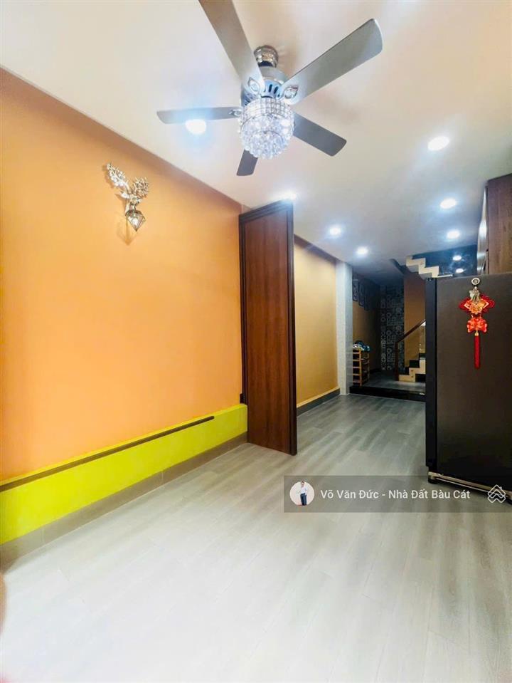 Bán nhà mới xây, full nội thất cao cấp. hẻm 4m sạch đẹp ngay đồng đen  bàu cát  tân bình