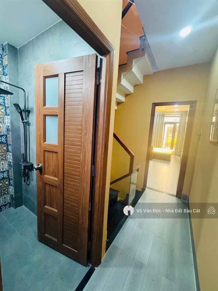 Bán nhà mới xây, full nội thất cao cấp. hẻm 4m sạch đẹp ngay đồng đen  bàu cát  tân bình