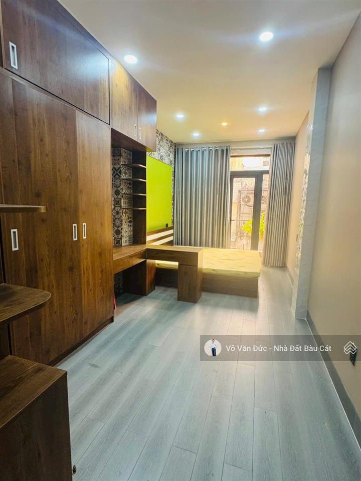 Bán nhà mới xây, full nội thất cao cấp. hẻm 4m sạch đẹp ngay đồng đen  bàu cát  tân bình