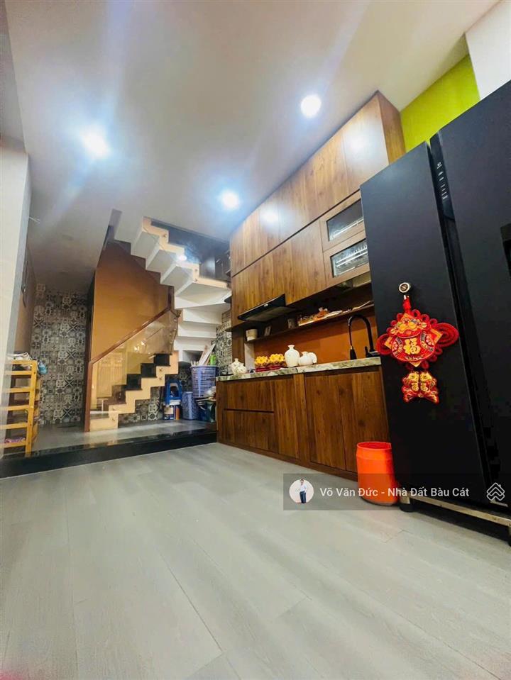 Bán nhà mới xây, full nội thất cao cấp. hẻm 4m sạch đẹp ngay đồng đen  bàu cát  tân bình