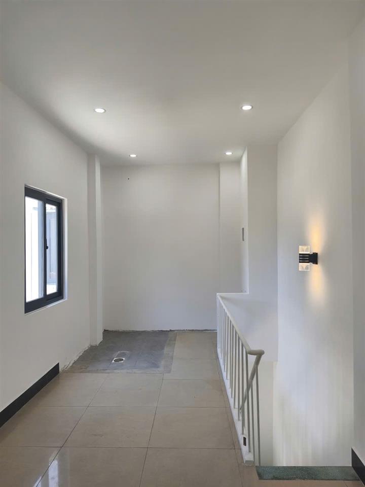 ♥  Sau MT Lê Duẩn, 1 nhà ra đường, kiệt thông, sổ vuông hoàn công, 3 tầng cứng, 3.x tỷ
