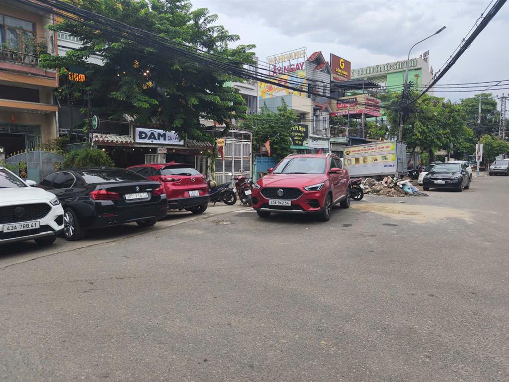 ♥ Thẳng 5m ra MT Hải Phòng ngay Bãi Đậu Ô tô miễn phí, 38m2, 3 tầng 3PN, 3.x tỷ