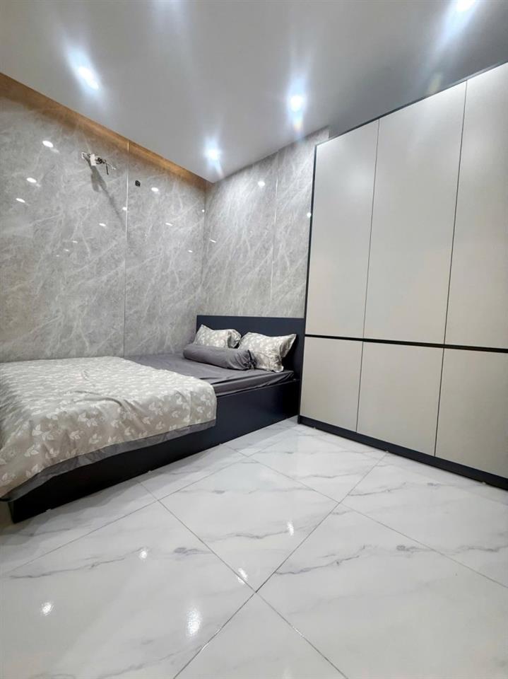 ♥ Nhà kiệt thẳng thông thấy MT Trần Cao Vân, 92m2, ngang hơn 5m, 2 tầng 4PN, mởi hiện đại