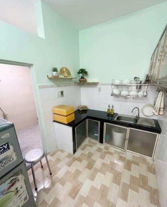 ♥ Nhỉnh 2  tỷ Nhà gần Mặt Tiền Hàm Nghi, 2 tầng cứng ngắc, sạch sẽ ở ngay