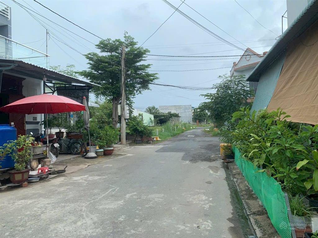 Bán đất đức hòa xã mỹ hạnh nam kdc mỹ hạnh hoàng gia dt 80m2 giá 1,1 tỷ đất thổ cư.  0901 620 ***