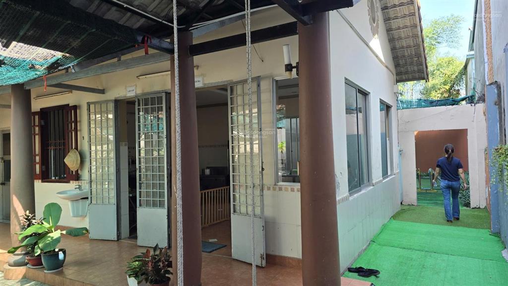 Mặt tiền đường 16m  tdm  đang kd trường học giá tốt