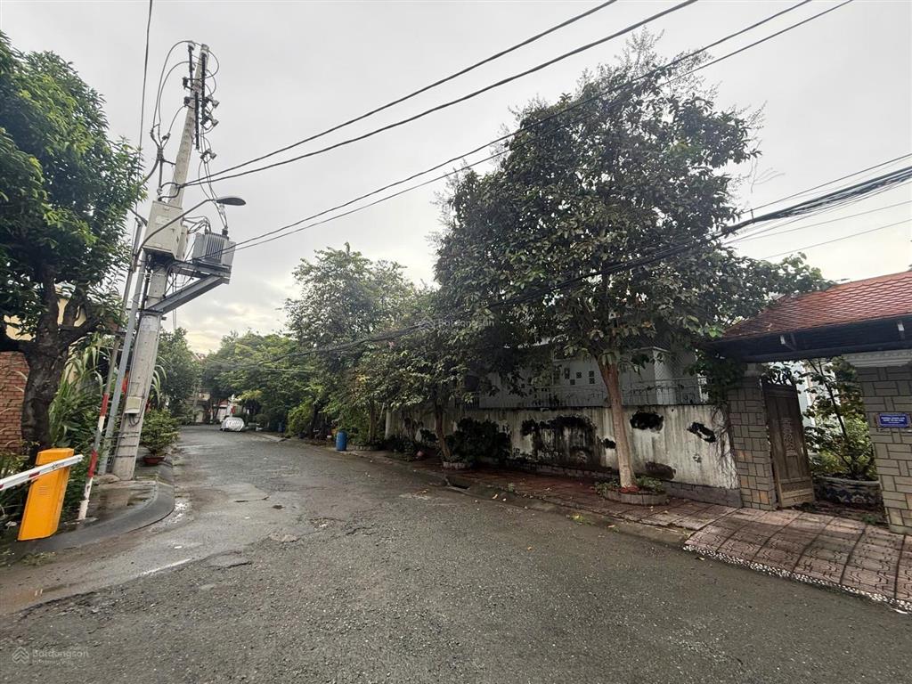 Biệt thự góc 3 mt himlam (939m2 thổ cư)  p. thủ đức  hcm