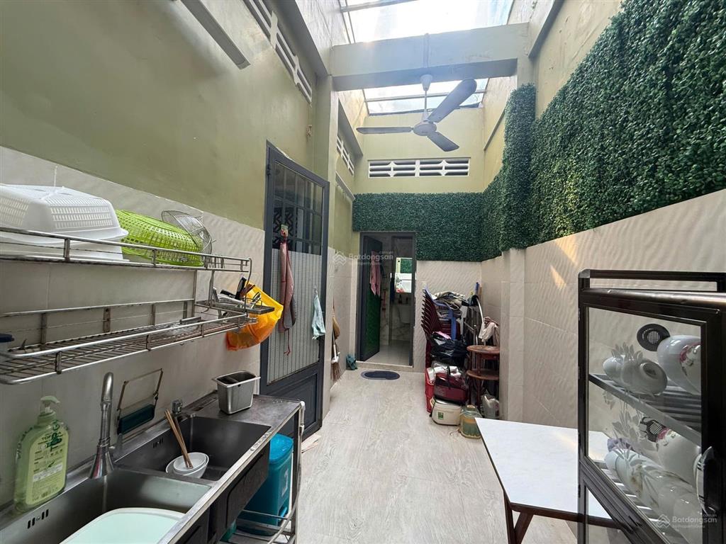 Mt cao lỗ 10x26 đúc 4 tấm ngay công viên