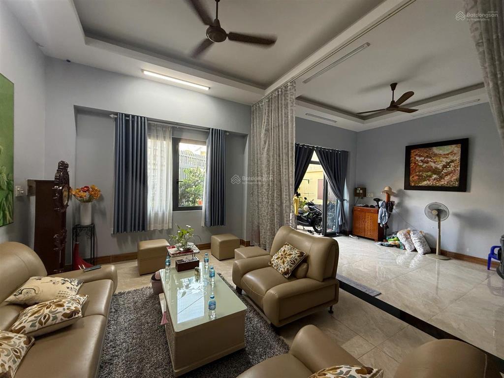 Mt cao lỗ 10x26 đúc 4 tấm ngay công viên