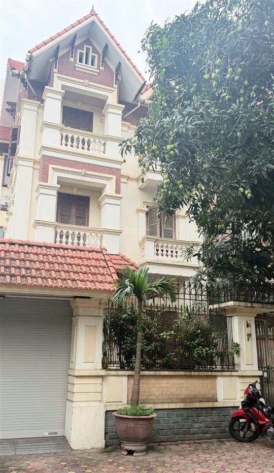 Biệt thự song lập  khu đtviệt hưng, dt 180m, mt10m, 4 tầng , ở sướng khẳng định đẳng cấp.