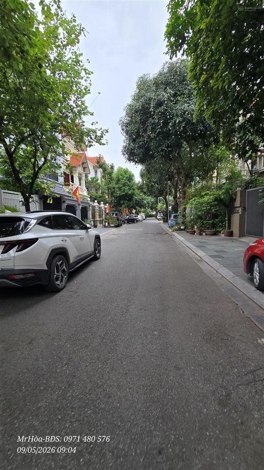 Biệt thự song lập  khu đtviệt hưng, dt 180m, mt10m, 4 tầng , ở sướng khẳng định đẳng cấp.