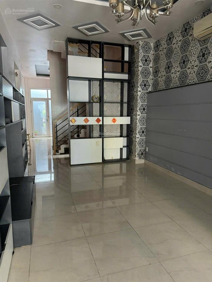 Bán nhà riêng 4 tầng,cn 70m2,4pn, đường thông tây hoà pla quận 9 cũ