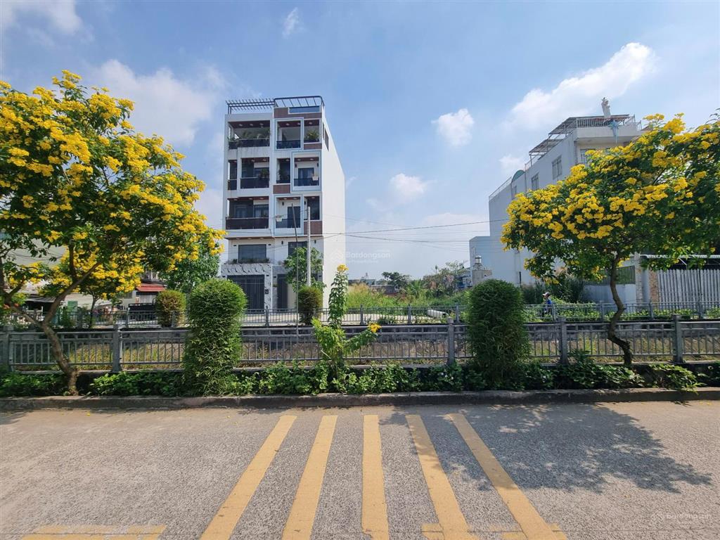 Lô đất 4,5x28m gần full thổ ngay trung tâm phường, mặt tiền đường đôi ven kênh cực đẹp