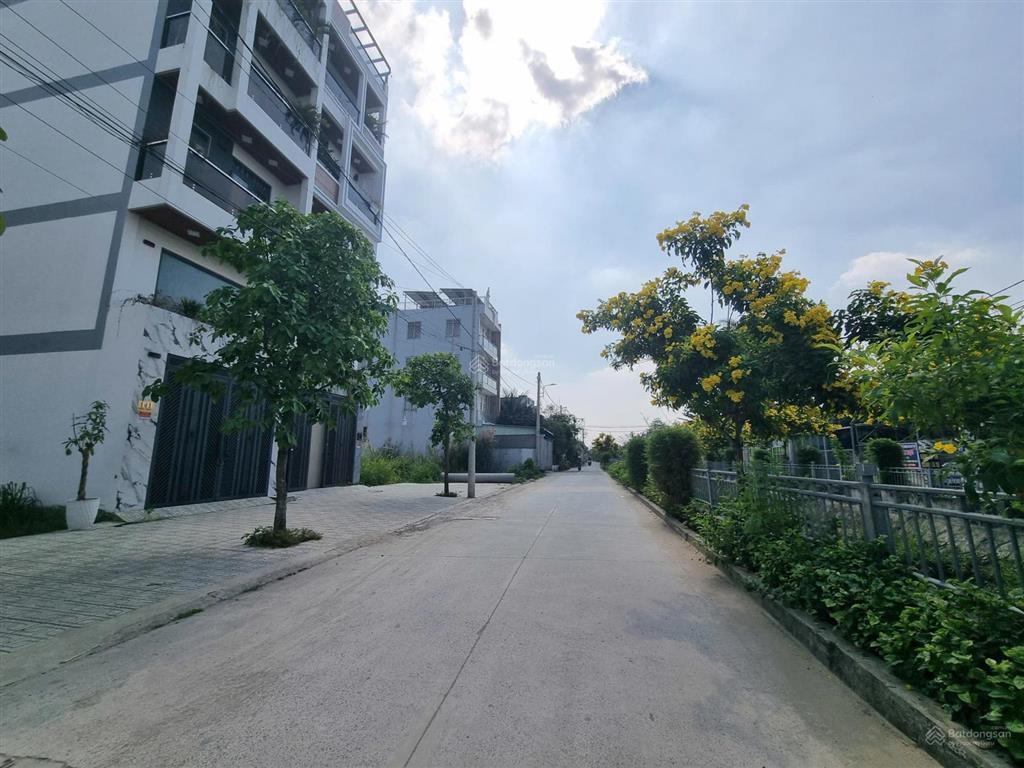 Lô đất 4,5x28m gần full thổ ngay trung tâm phường, mặt tiền đường đôi ven kênh cực đẹp