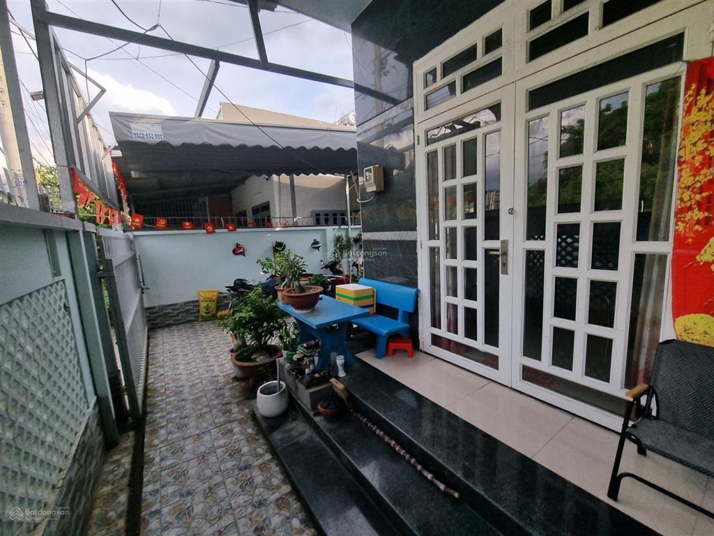 Bán nhà mặt tiền nhị bình 9, dt 14.2mx14m cách sông sg 200m.