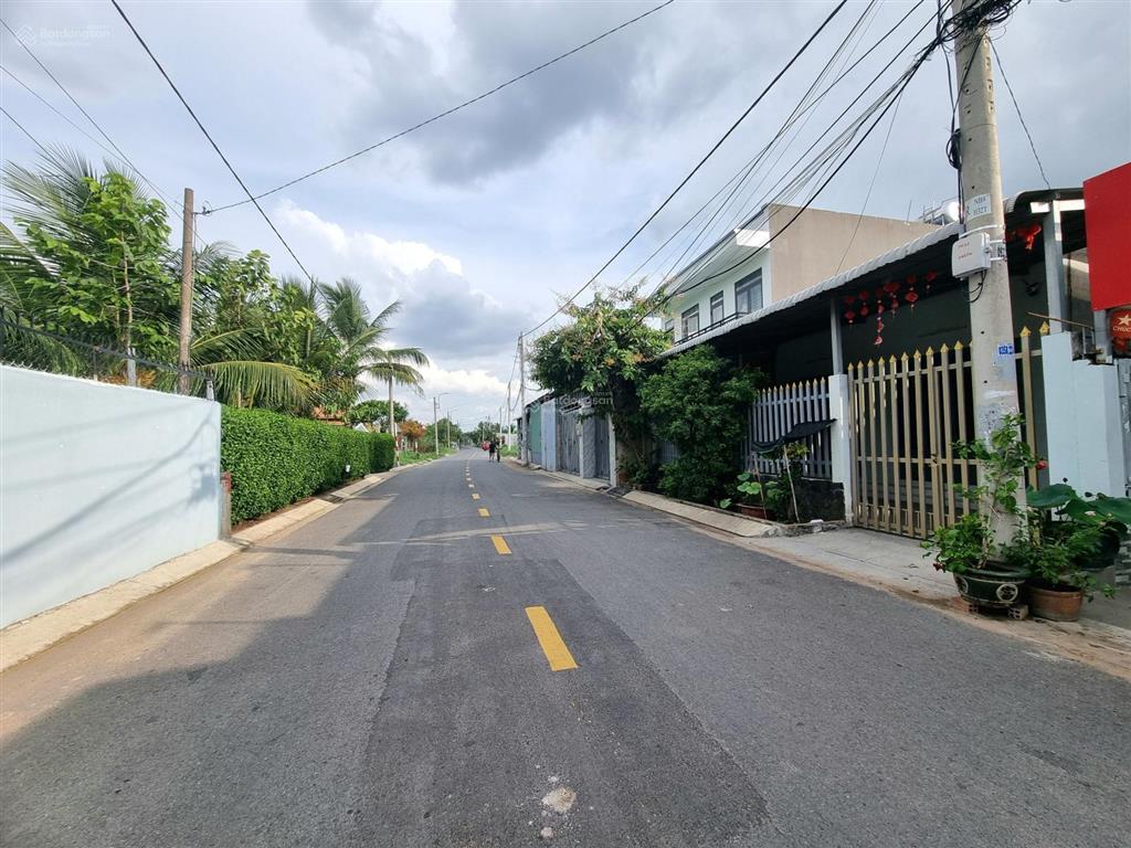 Bán nhà mặt tiền nhị bình 9, dt 14.2mx14m cách sông sg 200m.