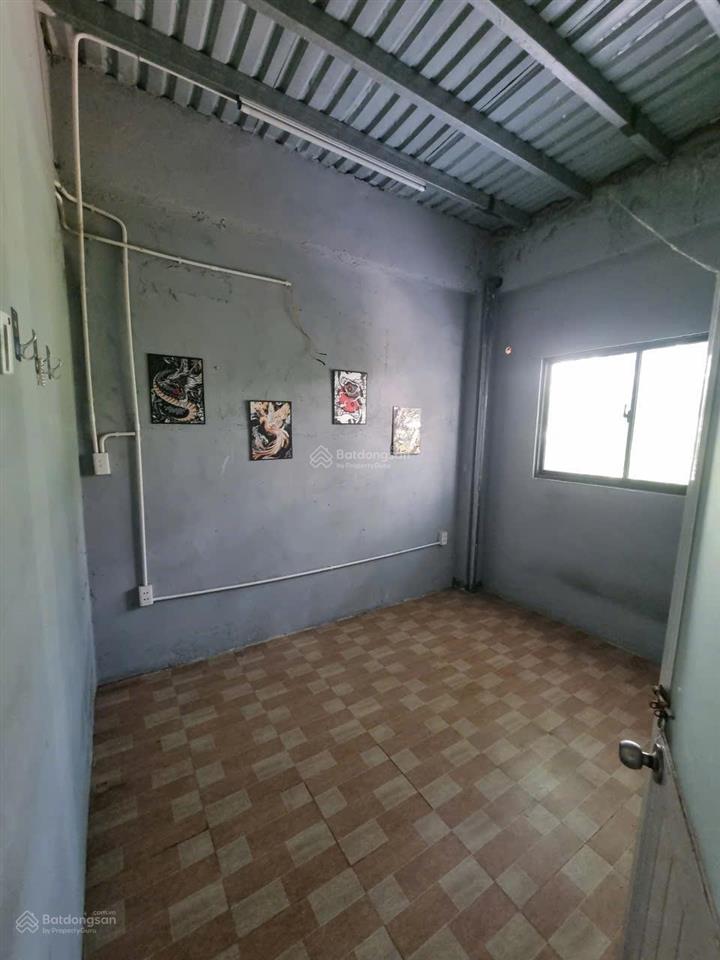 Cho thuê kho 300m2 sàn, gần ub phường, ngã tư nguyễn thị sáu  thạnh lộc 29