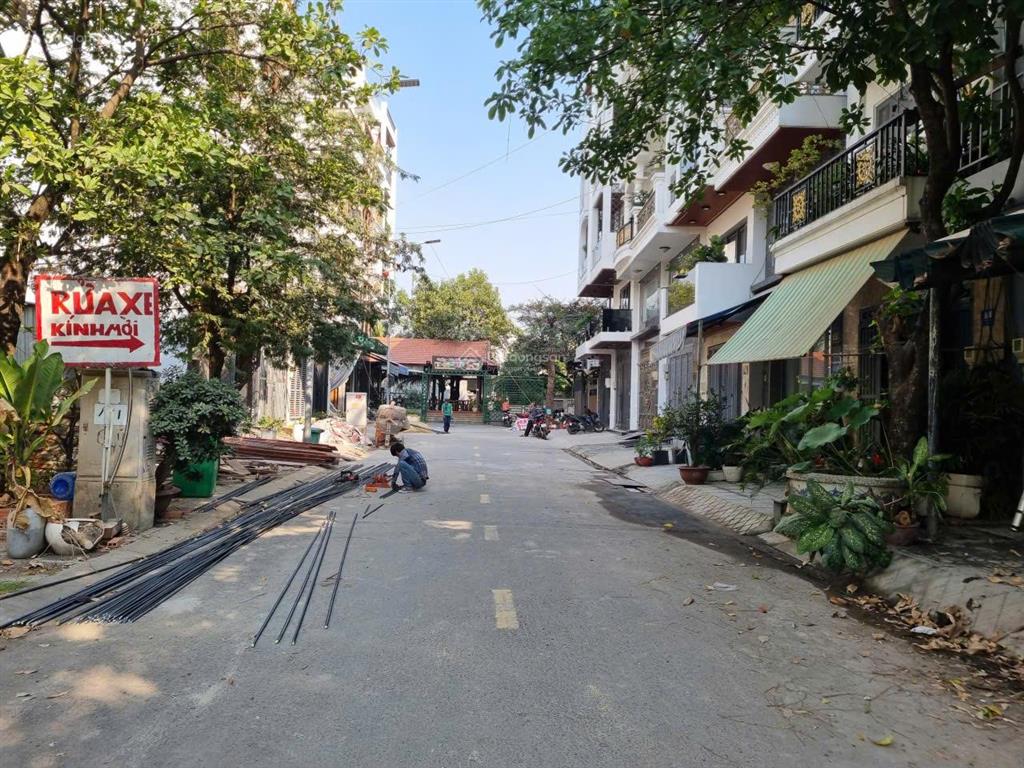 Cho thuê kho 300m2 sàn, gần ub phường, ngã tư nguyễn thị sáu  thạnh lộc 29