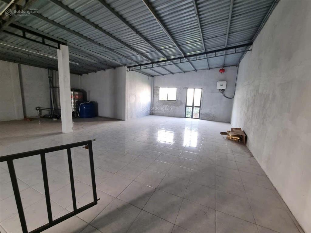 Cho thuê kho 300m2 sàn, gần ub phường, ngã tư nguyễn thị sáu  thạnh lộc 29