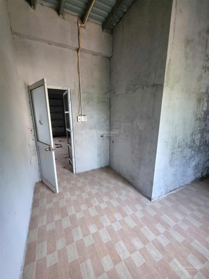 Cho thuê kho 300m2 sàn, gần ub phường, ngã tư nguyễn thị sáu  thạnh lộc 29