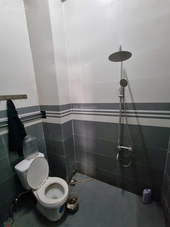 Cho thuê kho 300m2 sàn, gần ub phường, ngã tư nguyễn thị sáu  thạnh lộc 29