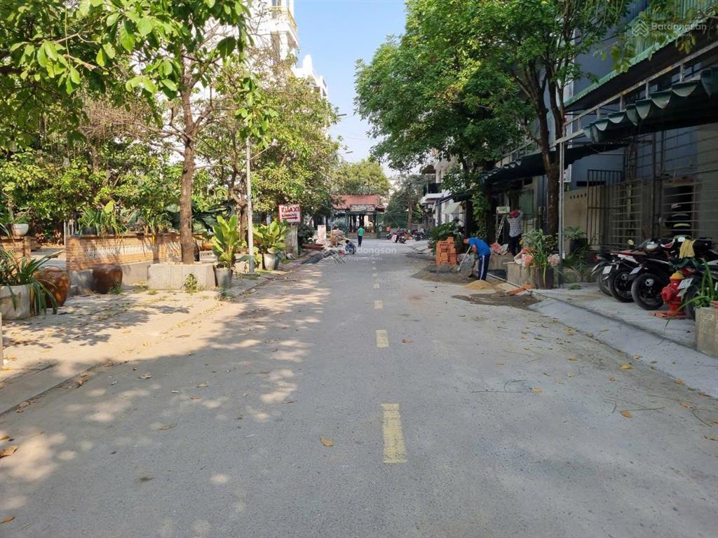 Cho thuê kho 300m2 sàn, gần ub phường, ngã tư nguyễn thị sáu  thạnh lộc 29