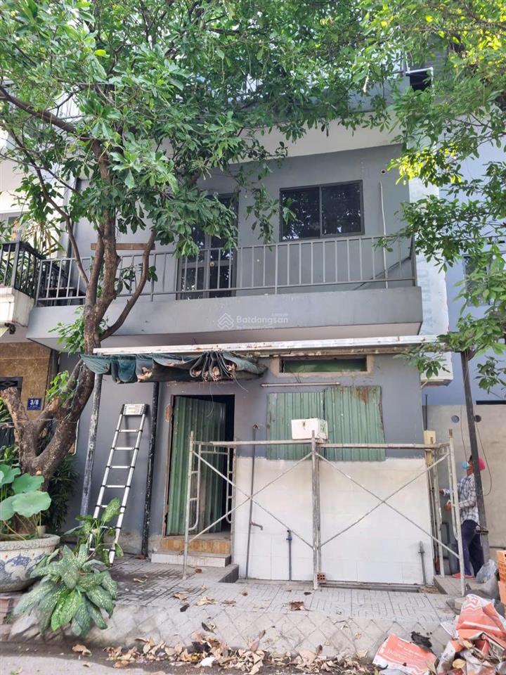 Cho thuê kho 300m2 sàn, gần ub phường, ngã tư nguyễn thị sáu  thạnh lộc 29