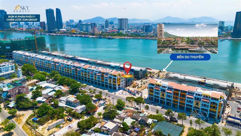 Căn nhà phố nằm ngay mặt tiền đường trần hưng đạo  sát sông hàn  sát bên 5 toà căn hộ cao cấp
