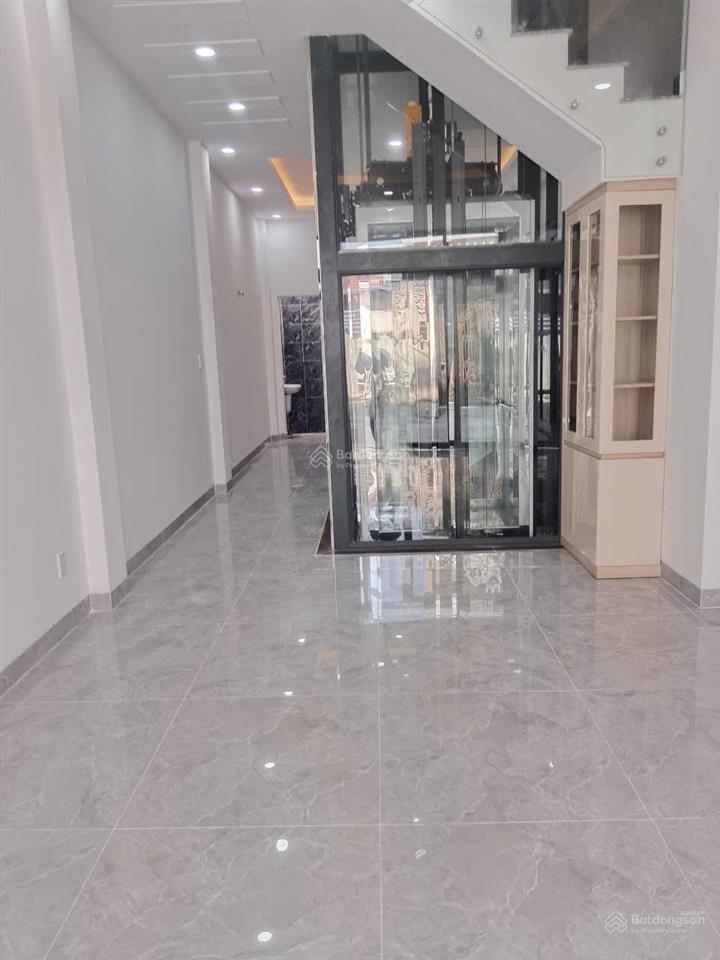 Nhà mới 100% cho thuê nguyên căn long trường có thang máy chính chủ cho thuê