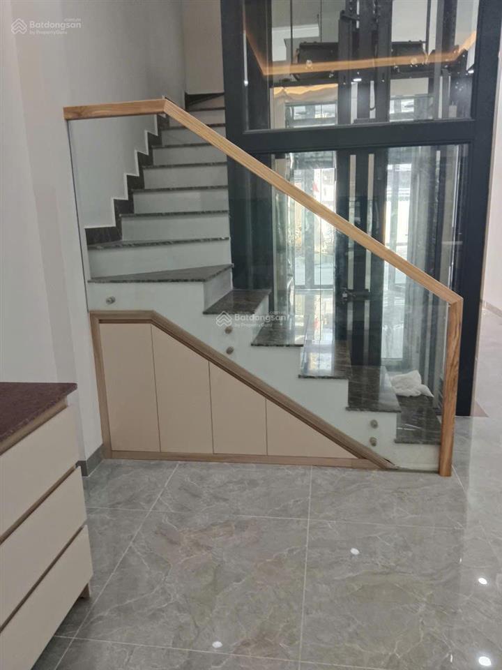 Nhà mới 100% cho thuê nguyên căn long trường có thang máy chính chủ cho thuê