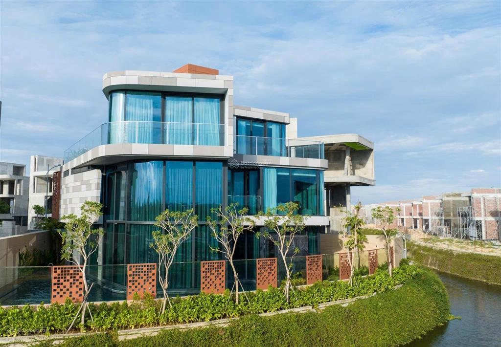 Bán gấp bt regal victoria, căn góc cuối cùng ở dự án, dt 358m2 siêu đẹp.