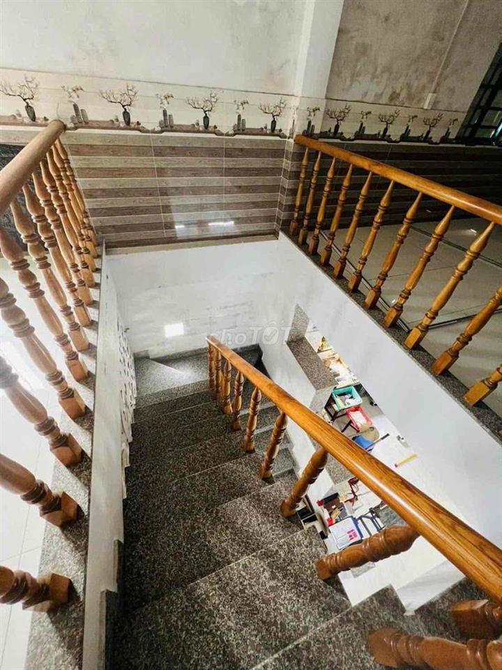 Cho thuê nhà Hiệp thành 13 q12 109m 2Pn 7,5tr ngay công viên
