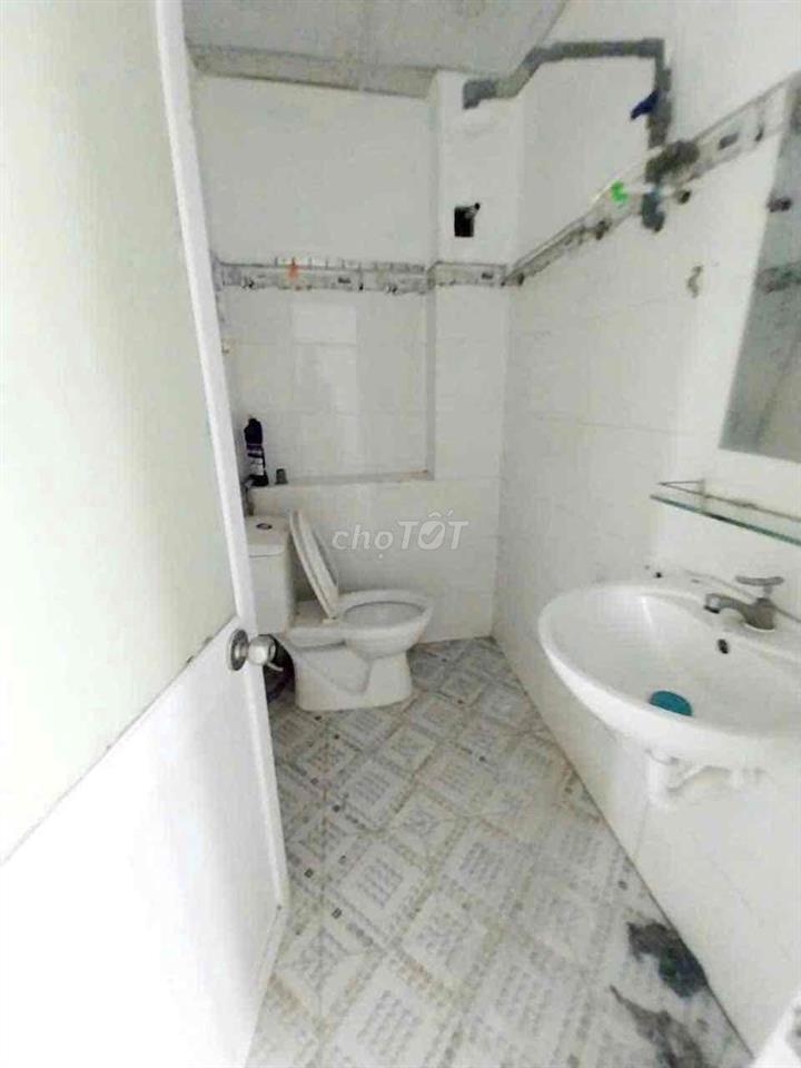 cho thuê nhà góc 2mt Tân thới hiệp q12 1lầu 200m 2PN giá 10tr ở vp cty
