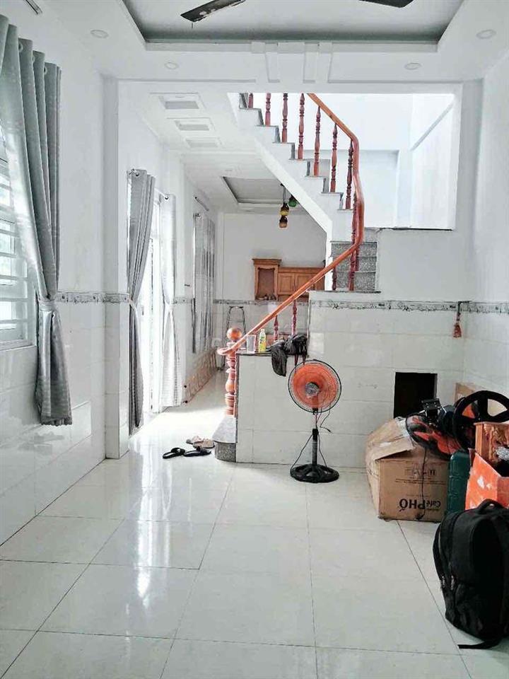 cho thuê nhà góc 2mt Tân thới hiệp q12 1lầu 200m 2PN giá 10tr ở vp cty