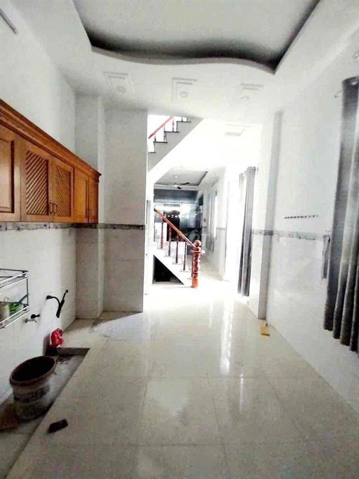 cho thuê nhà góc 2mt Tân thới hiệp q12 1lầu 200m 2PN giá 10tr ở vp cty