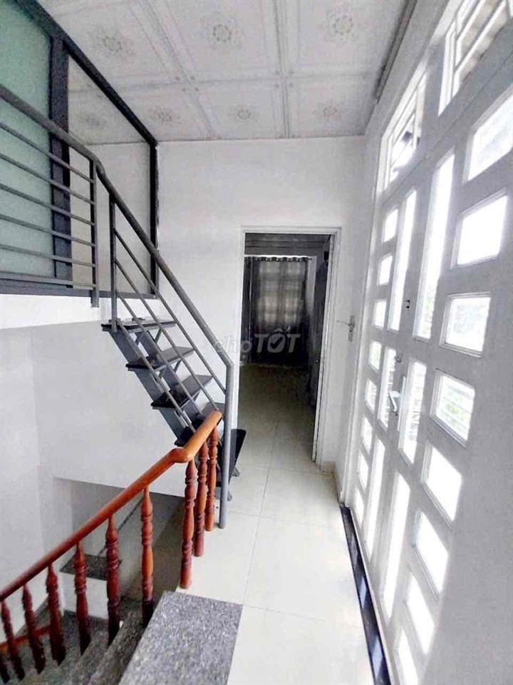 cho thuê nhà góc 2mt Tân thới hiệp q12 1lầu 200m 2PN giá 10tr ở vp cty