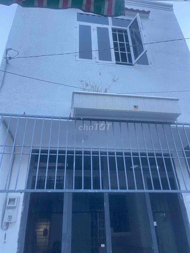 Cho thuê nhà Hiệp thành 43 q12 160m 1lầu 2PN 2wc hem xe hơi 7,5tr mới