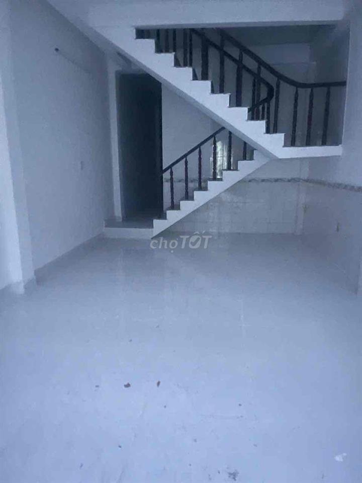 Cho thuê nhà Hiệp thành 43 q12 160m 1lầu 2PN 2wc hem xe hơi 7,5tr mới