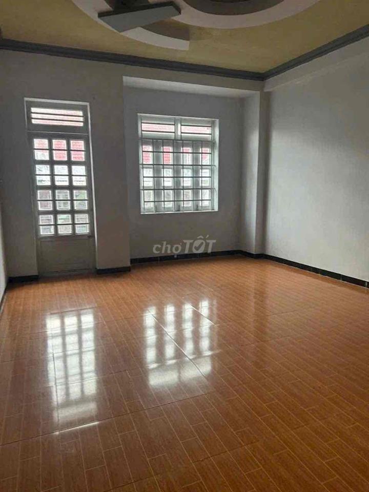 Cho thuê nhà Lẻ Thị riêng Thới an q12 3lầu 360m 4PN 10tr