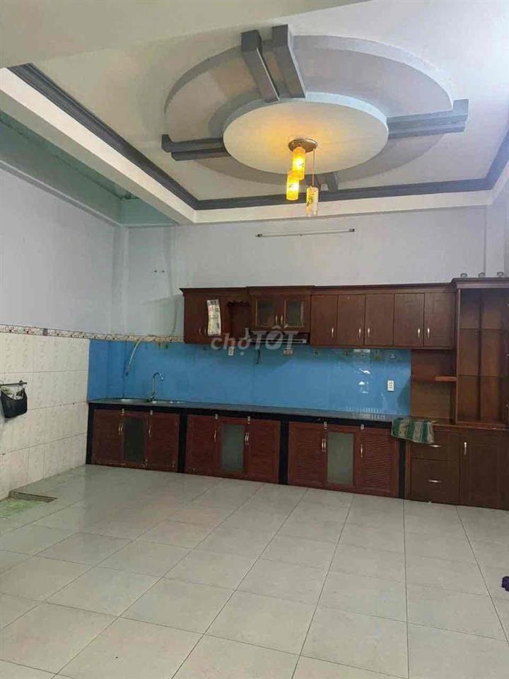 Cho thuê nhà Lẻ Thị riêng Thới an q12 3lầu 360m 4PN 10tr