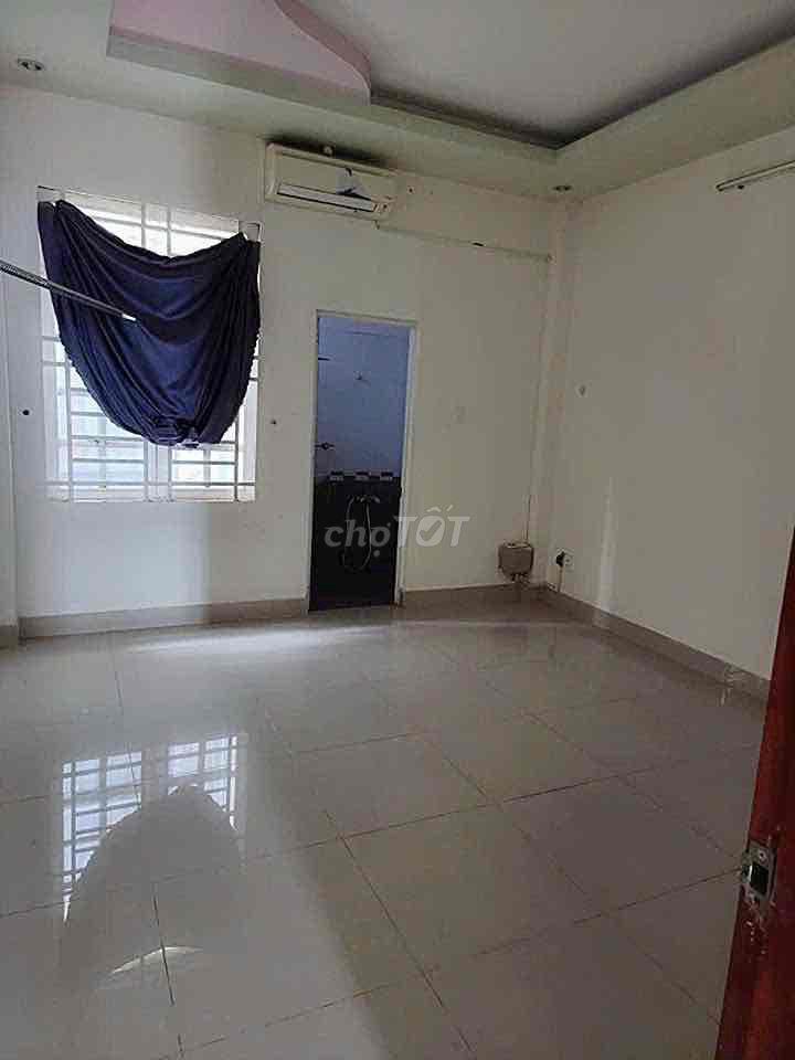 Cho thuê nhà gần trường Trần Quang Khải TCH q12 2lầu 210m sd 3PN 3wc8t