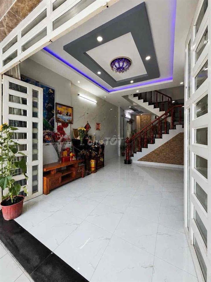 cho thuê nhà mới xây mr trống suốt Thới an q12 120m 3PN 1wc kd 10tr