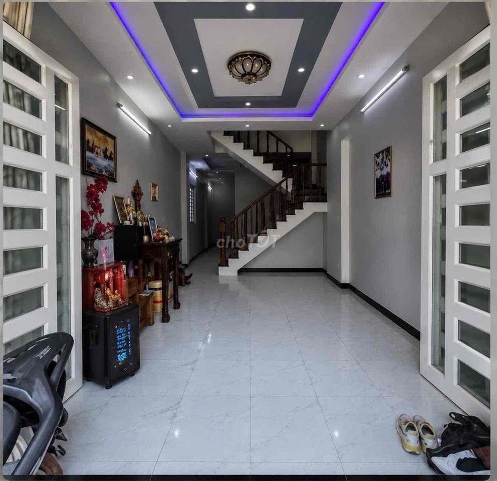 cho thuê nhà mới xây mr trống suốt Thới an q12 120m 3PN 1wc kd 10tr