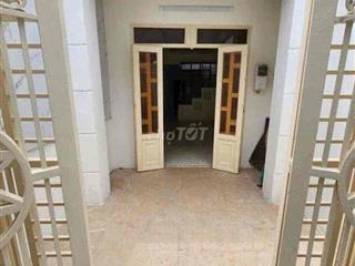 Cho thuê nhà TCH q12 195m 2lầu 4PN 4wc hem 6m 10tr tl giáp GV PMQT mới