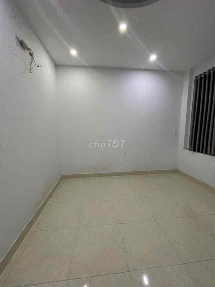 Cho thuê nhà Tân Thới hiệp q12 120m 1lầu 3PN 2wc hxh giáp GV 6,5tr rẻ