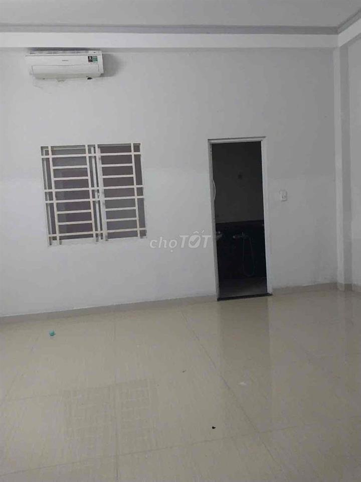 Cho thuê nhà có nội thất Trung Mỹ Tây q12 2lầu 4Pn 5wc hem 6m thông10t